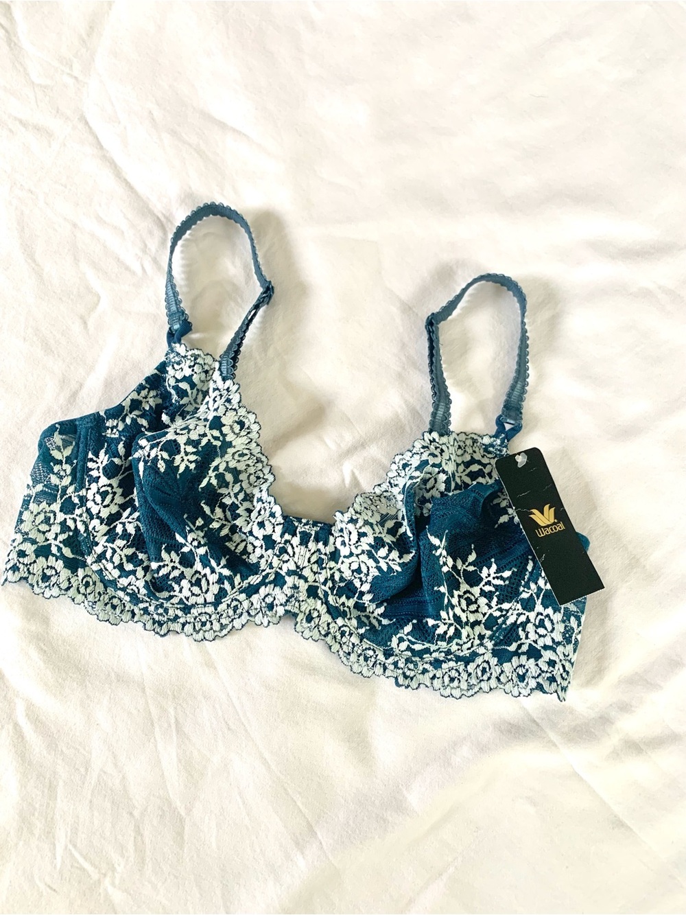 Wacoal Embrace Lace Underwire Bra. 36B